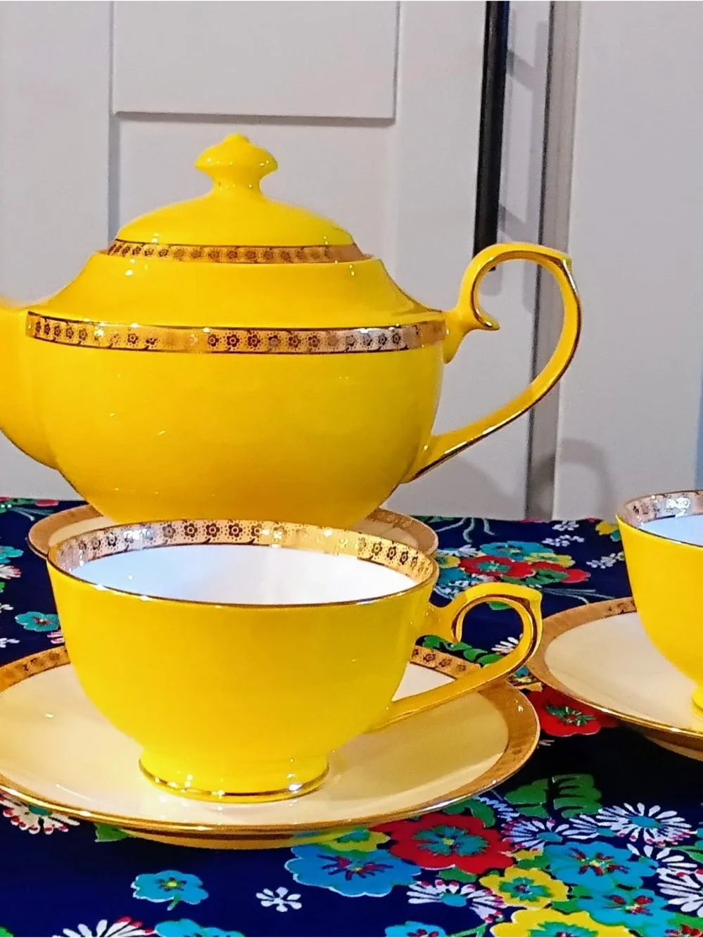 Rare Teavana Noble Poppy Yellow Bone China Tea Set 9 Pc 14k Gold